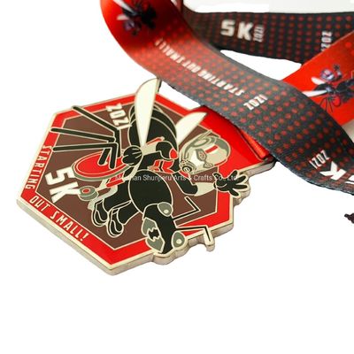 Купить Медаль из цинкового сплава с мягкой эмали и золотой отделкой для школьных наград online manufacture