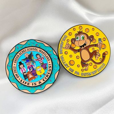 Хорошая цена. Ультрафиолетовая печать на заказ Золото покрытое твердым эмалированным эмалированным лапелем Металлический значок с логотипом онлайн