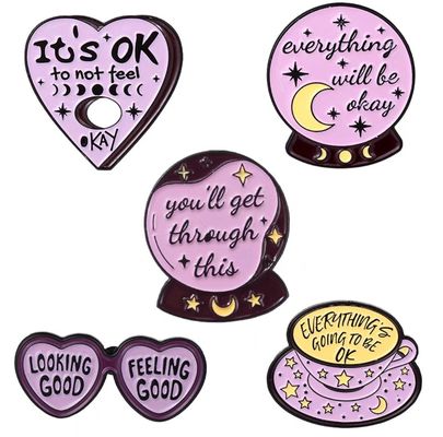 Оптовая продажа Металлические штифты Глиттер Брошь Аниме Жесткий эмалированный штифт Мягкий лапельный значок Эмалированный штифт