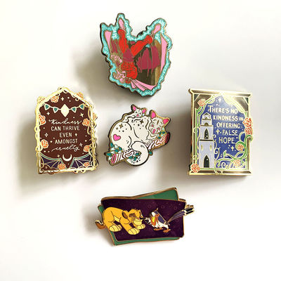 Хорошая цена. Изготовление магнитных булавок с логотипом на заказ - металлические броши-значки с твердой/мягкой эмалью онлайн